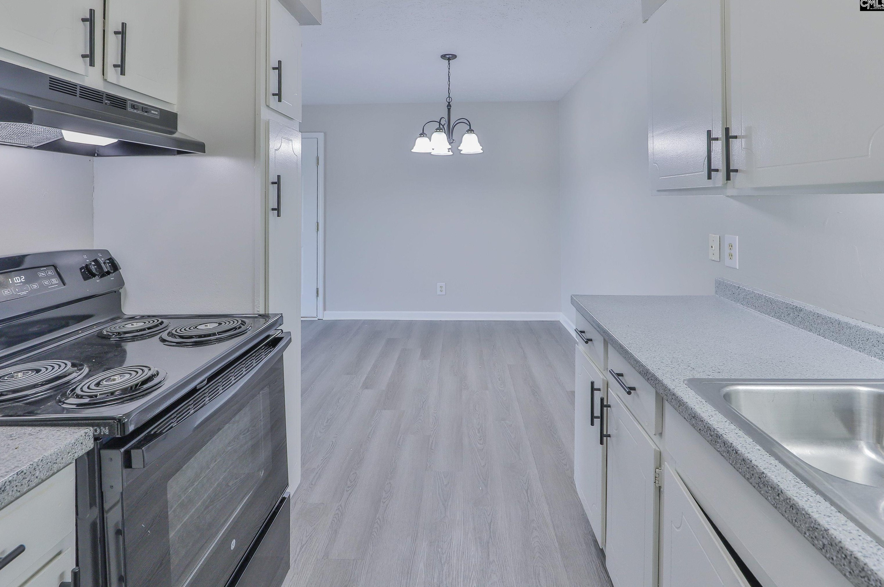 923 Old Mnr Rd, Columbia SC  29210-6523 exterior