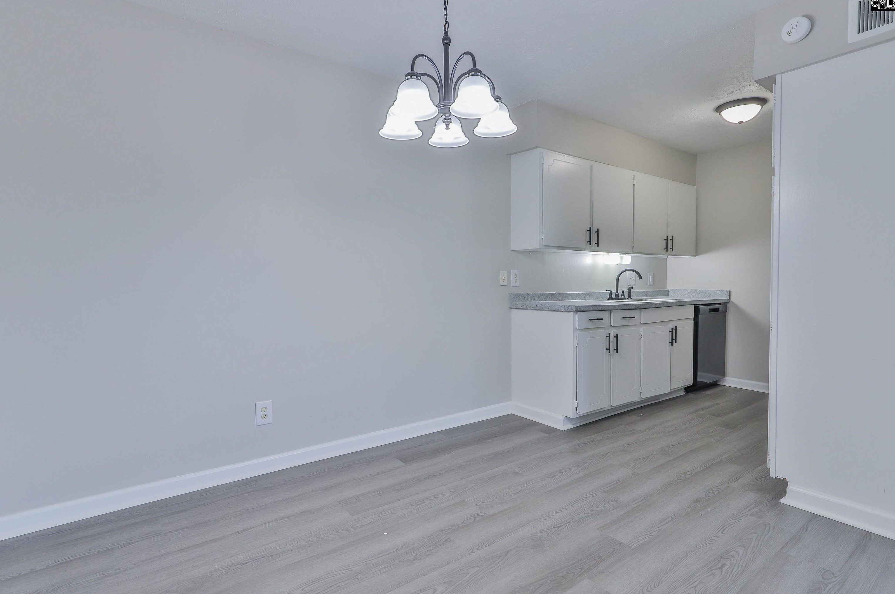 923 Old Mnr Rd, Columbia SC  29210-6523 exterior