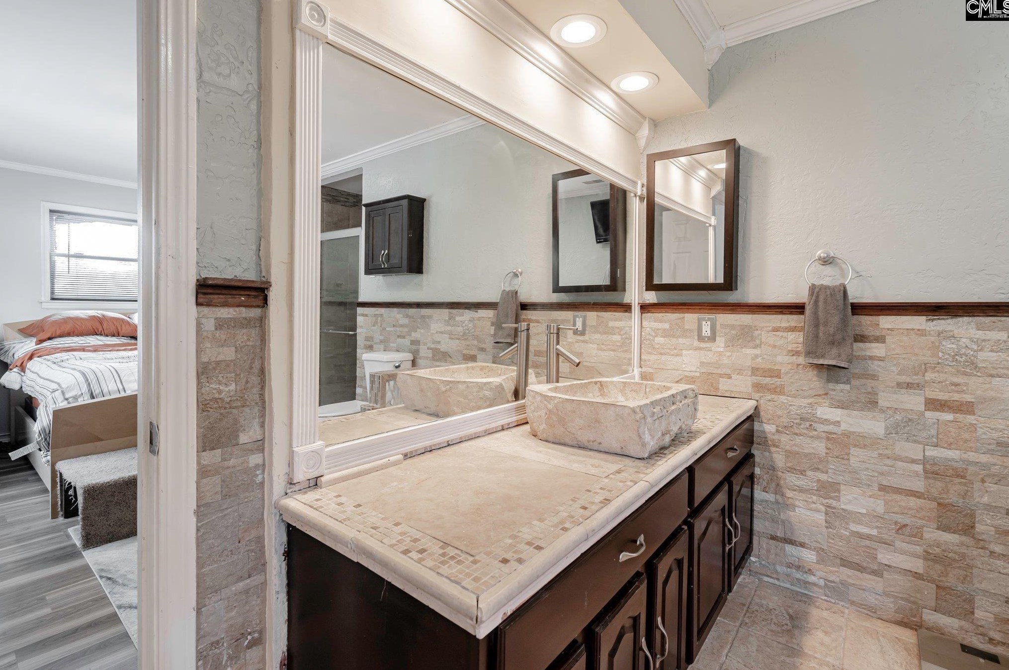 57 Downing St, Columbia SC 29209-1103 exterior