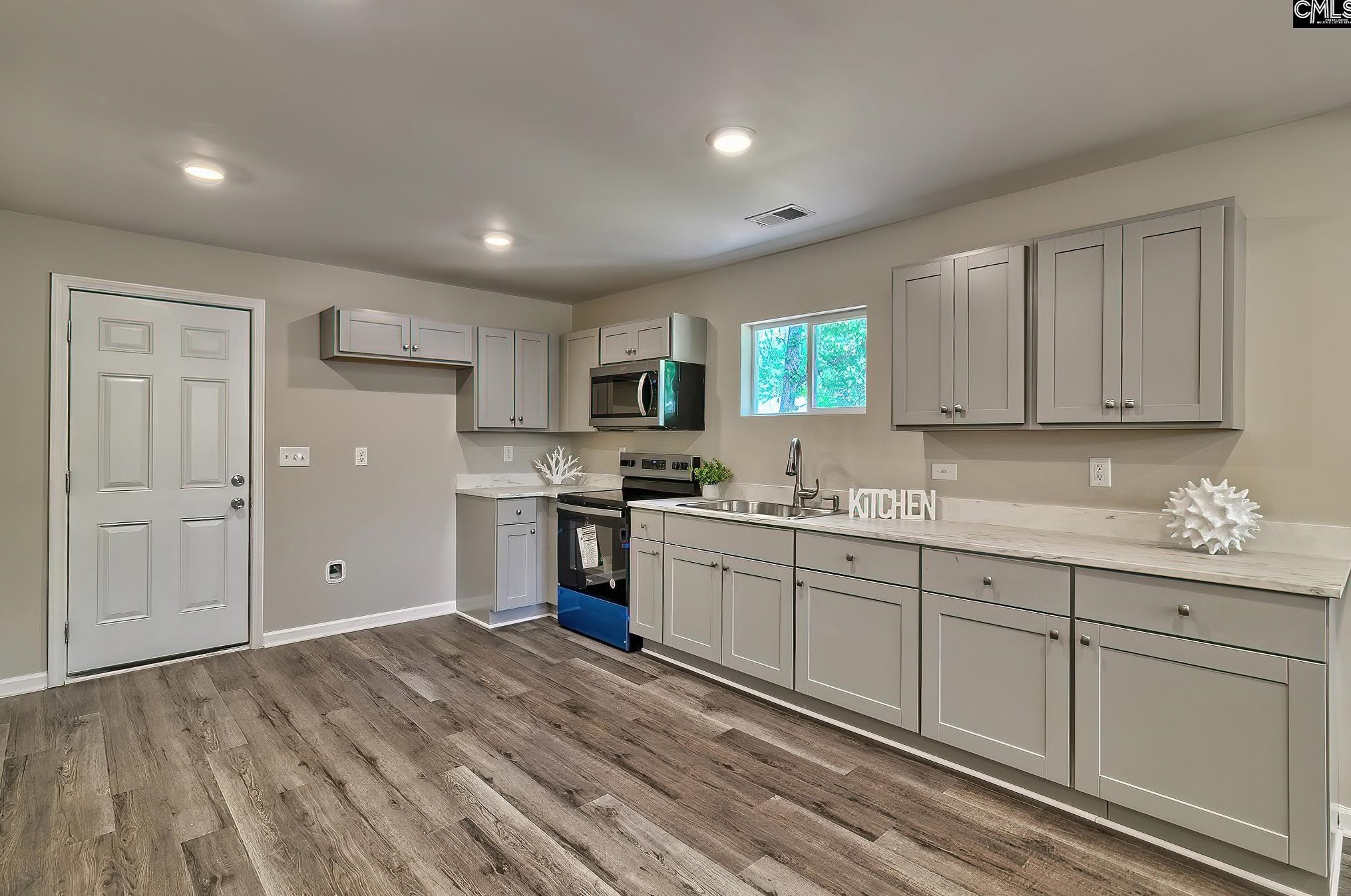 2303 Ervin St, Columbia SC  29204-2212 exterior