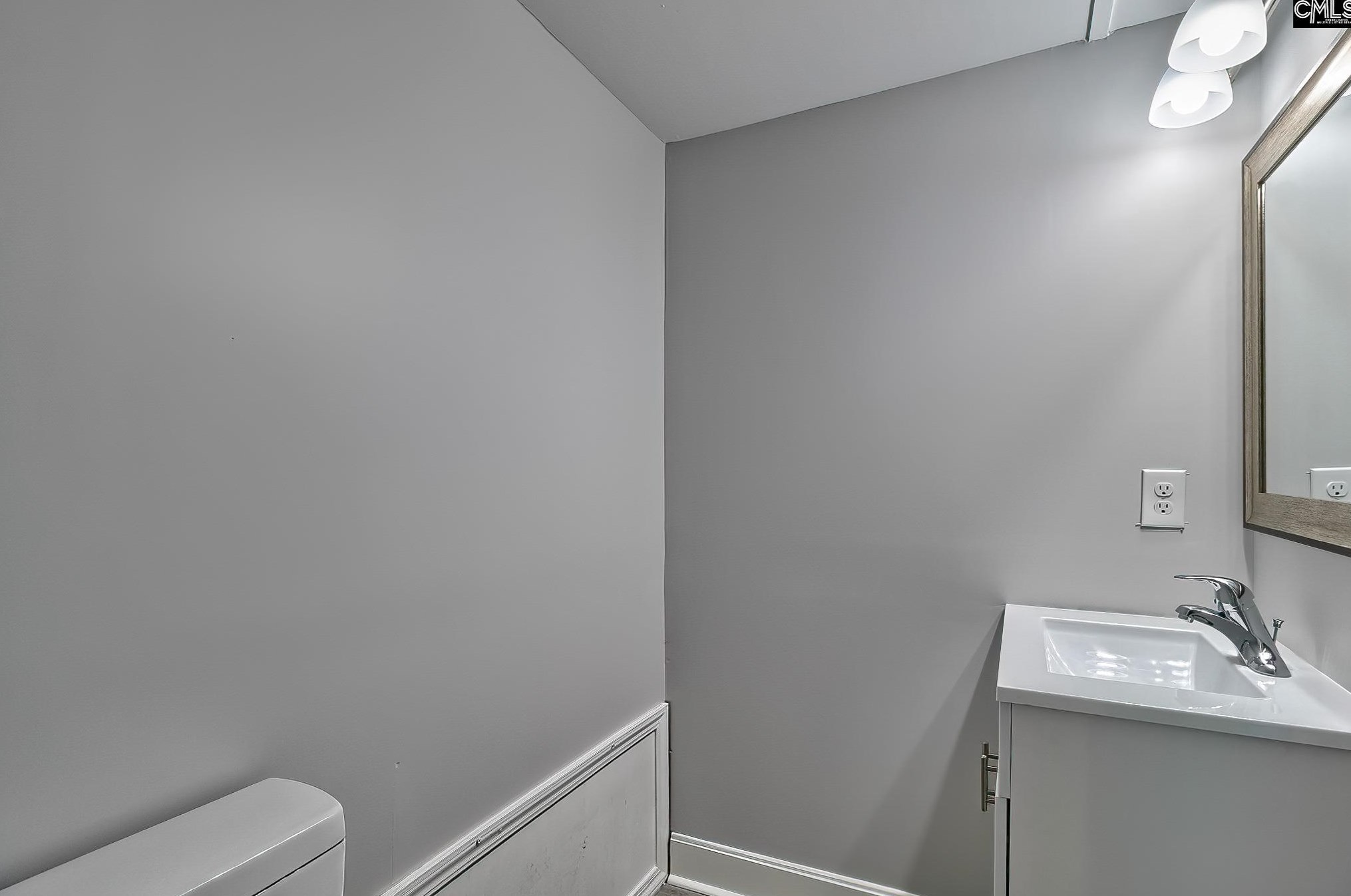 4057 Rosewood Dr, Columbia SC 29205-3743 exterior