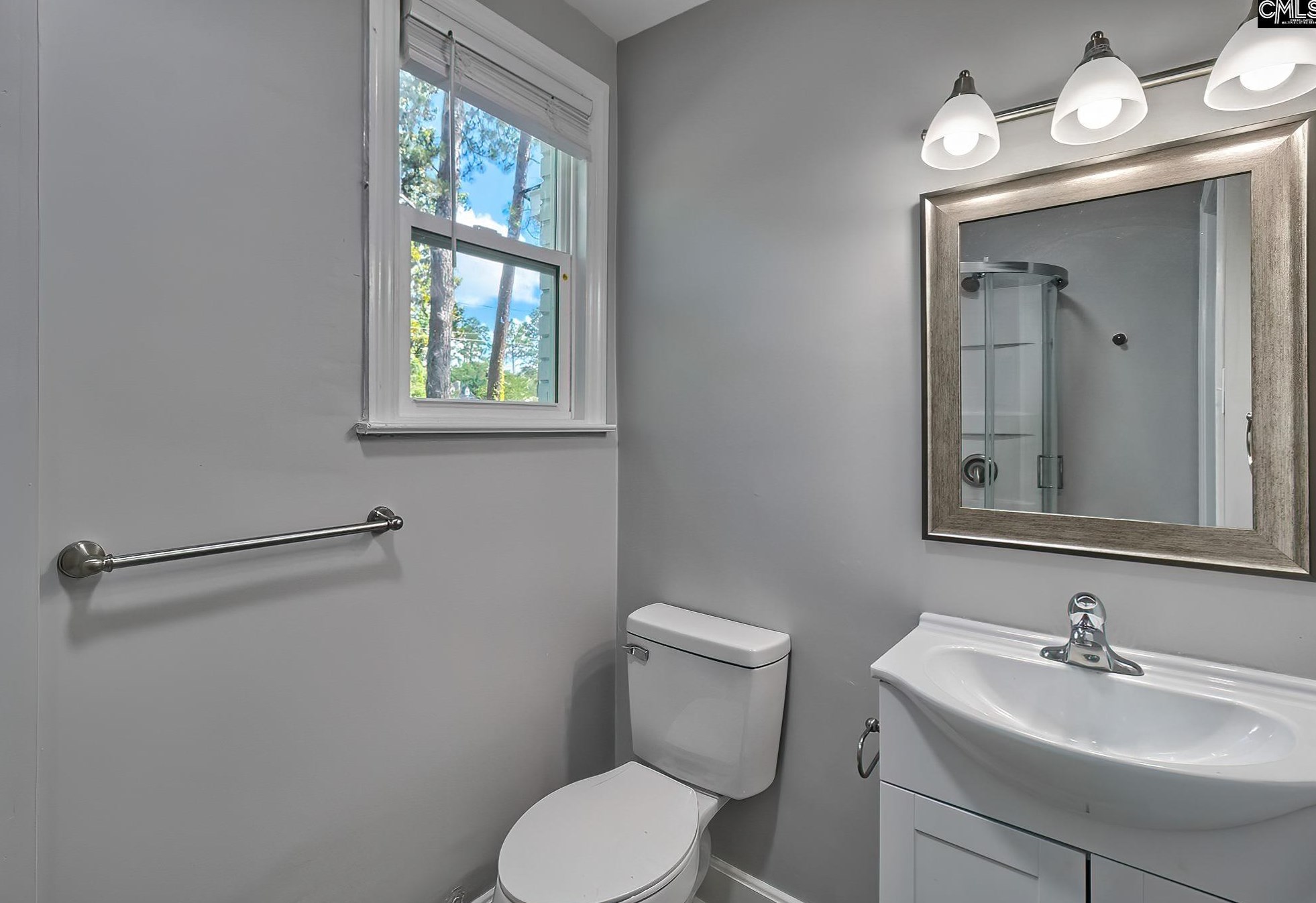 4057 Rosewood Dr, Columbia SC 29205-3743 exterior