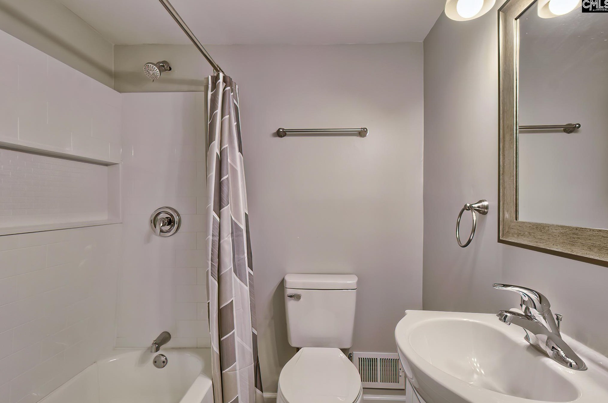 4057 Rosewood Dr, Columbia SC 29205-3743 exterior