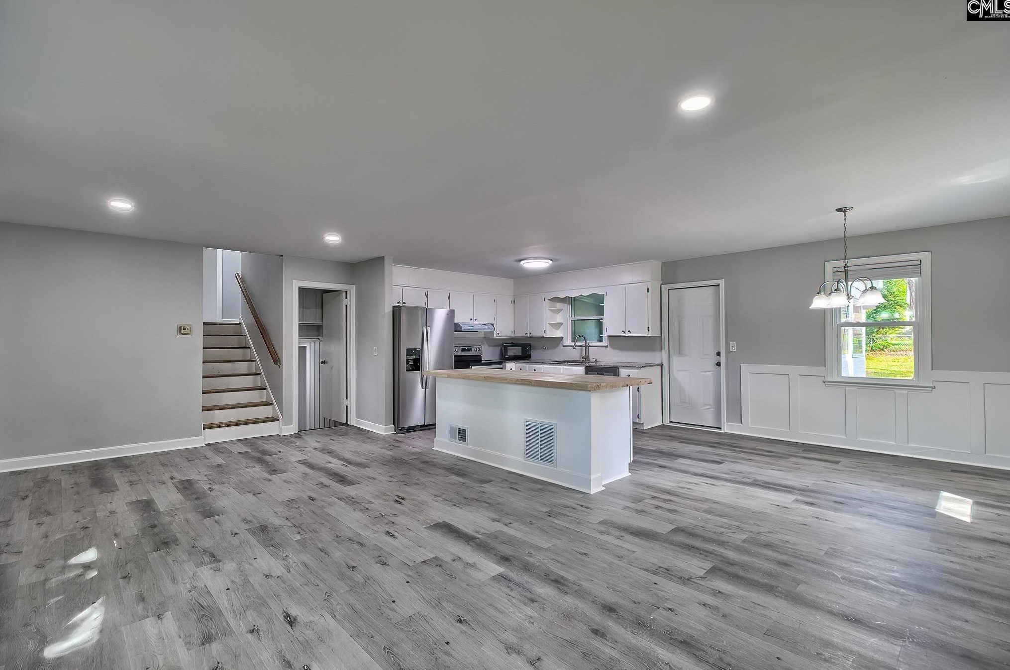 4057 Rosewood Dr, Columbia SC 29205-3743 exterior