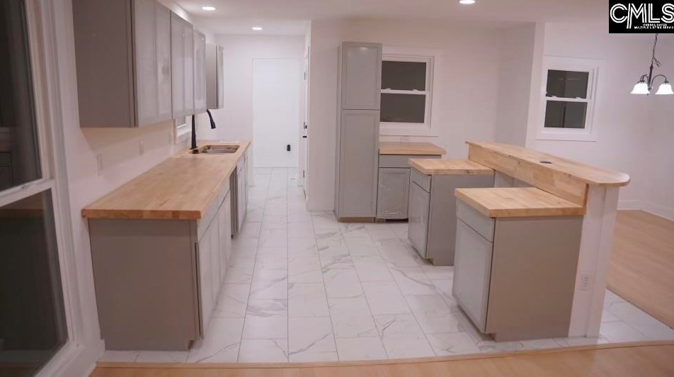 3021 Bruins Ln, Florence SC  29505-5003 exterior