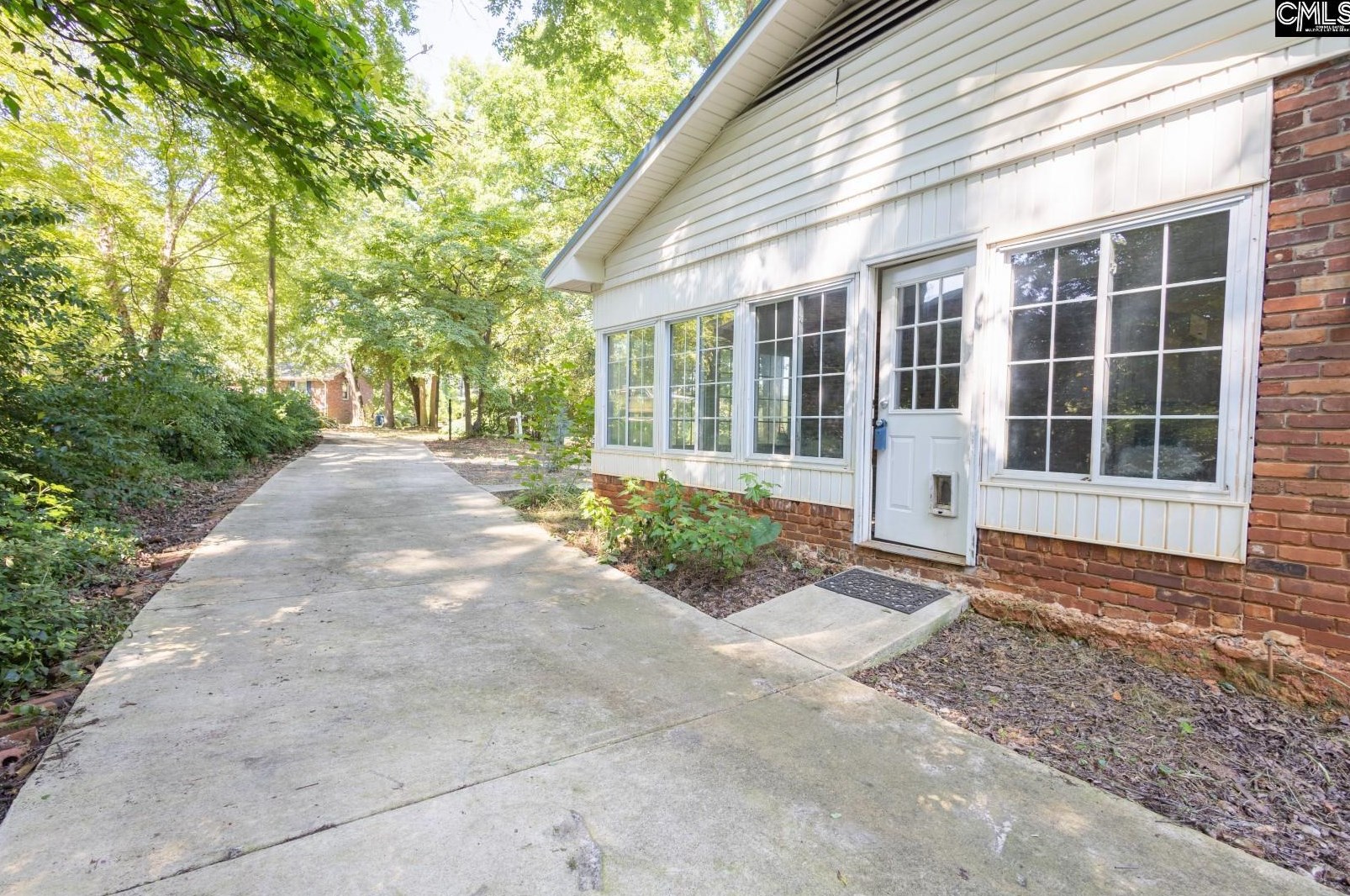 1916 Berkshire Dr, Columbia SC 29210-6841 exterior