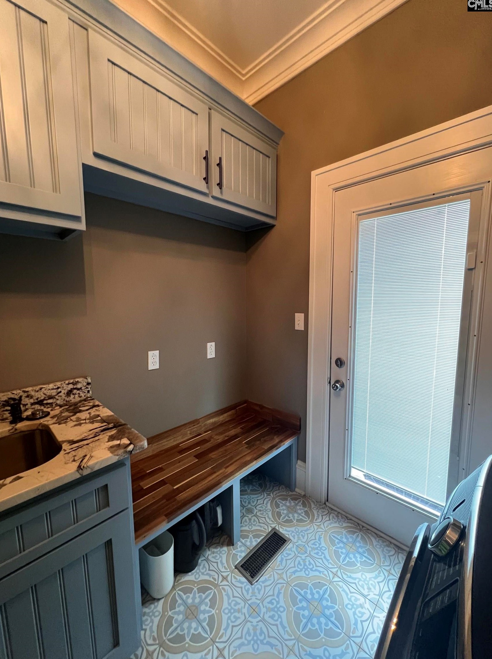 1028 Bryan St, Columbia SC 29201-2137 exterior