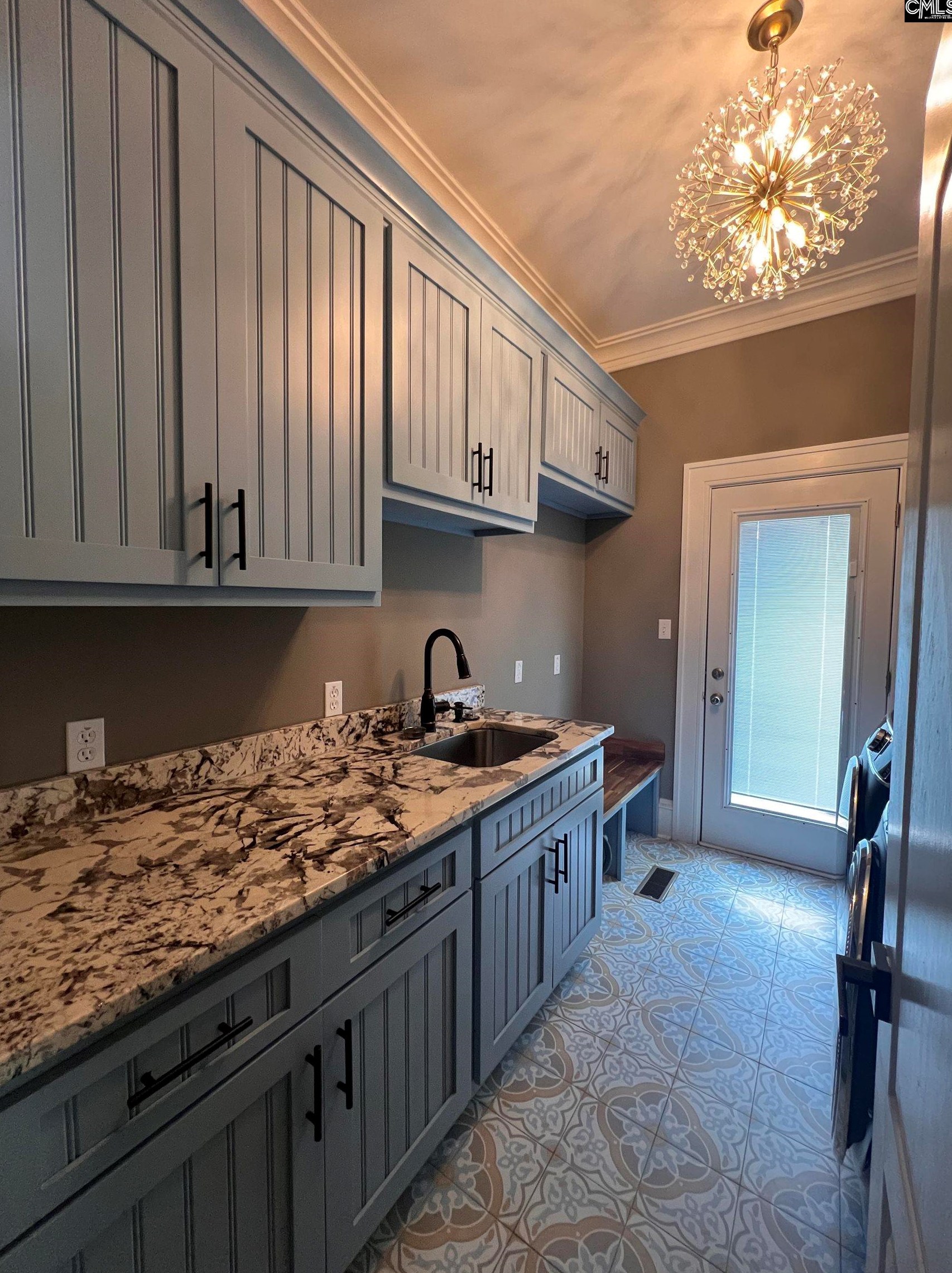 1028 Bryan St, Columbia SC 29201-2137 exterior