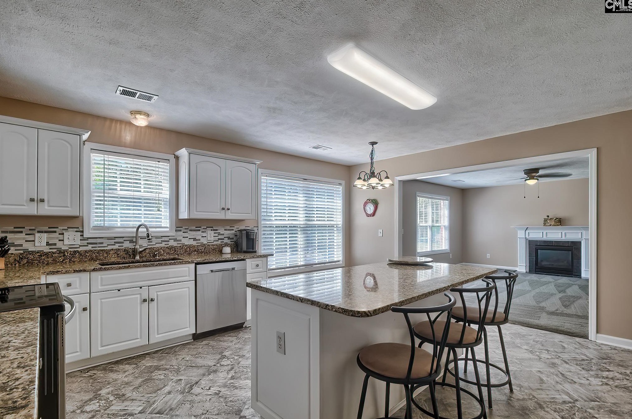 121 Grandview Cir, Columbia SC 29229-9563 exterior