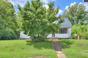 216 Circle St, Edgefield, SC 29824 - Photo 3