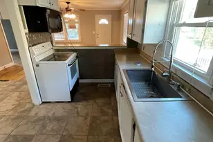 725 Brooks Ave, West Columbia, SC 29169 - Photo 3