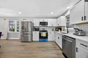 2518 Stonehenge Dr, Cayce, SC 29033 - Photo 9