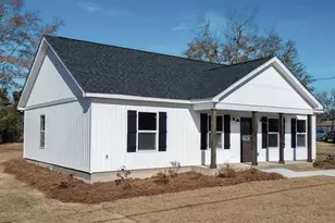 411 Wilson St, Batesburg, SC 29006 - Photo 1