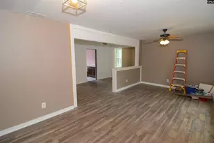 597 Hillsdale Dr, Camden, SC 29020 - Photo 3