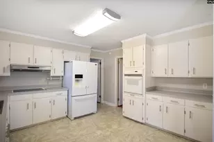 107 Cherry Ln, Cayce, SC 29033 - Photo 13