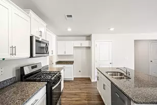 1047 Rampart Ct, Lugoff, SC 29078 - Photo 5