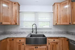 608 Academy St, Batesburg, SC 29006 - Photo 11