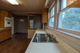 223 Caldwell St, Newberry, SC 29108 - Photo 3