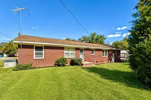 215 Mill St, Saint Matthews, SC 29135 - Photo 9