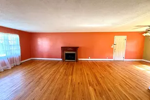 215 Mill St, Saint Matthews, SC 29135 - Photo 3