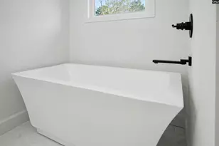 1506 S Kilbourne Rd, Columbia, SC 29205 - Photo 13