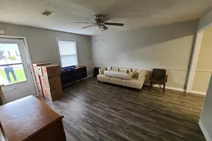 3900 Persimmon St, Columbia, SC 29205 - Photo 5