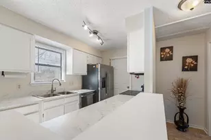 37 Canterbury Ct, Columbia, SC 29210 - Photo 9