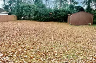 1915 Hallman St, West Columbia, SC 29169 - Photo 9