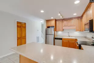 301 Harbor Heights Dr 17D, Lexington, SC 29072 - Photo 5