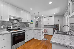 3901 Lee Hills Dr, Columbia, SC 29209 - Photo 11