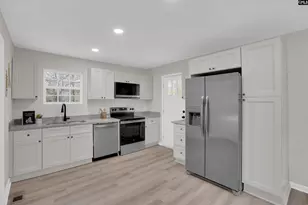 2413 Reynolds Dr, Columbia, SC 29204 - Photo 9