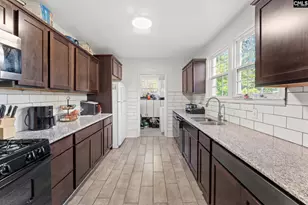 24 Hollywood Ct, Columbia, SC 29205 - Photo 7