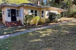 422 Blossom St, Batesburg, SC 29006 - Photo 1