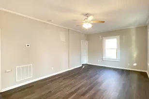 402 W Liberty St, Winnsboro, SC 29180 - Photo 3