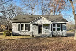 402 W Liberty St, Winnsboro, SC 29180 - Photo 1