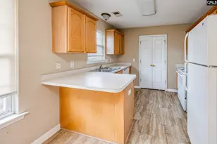 656 New Stock Dr, Hopkins, SC 29061 - Photo 9