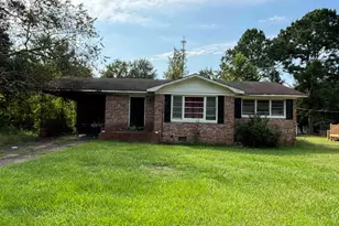 914 Wateree Blvd, Camden, SC 29020 - Photo 1