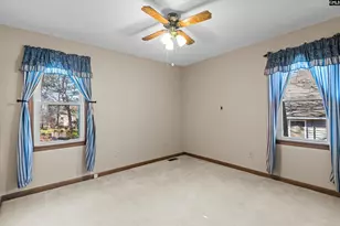 2402 Breezewood Rd, Cayce, SC 29033 - Photo 17