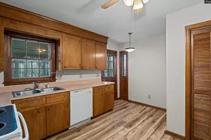 2402 Breezewood Rd, Cayce, SC 29033 - Photo 11