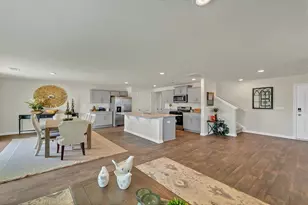 610 Edgetree Dr, Hopkins, SC 29061 - Photo 9