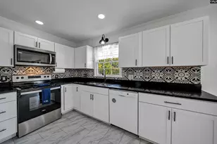 1731 Chadsworth Dr, Cayce, SC 29033 - Photo 9