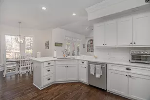 26 Retreat Ln, Columbia, SC 29209 - Photo 7