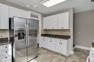 808 Poinsettia St, Columbia, SC 29205 - Photo 17