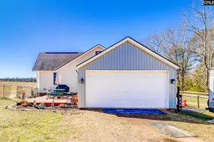 1080 Fox Young Rd, Wagener, SC 29164 - Photo 17