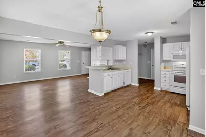 300 E Lake Trail, Columbia, SC 29209 - Photo 9