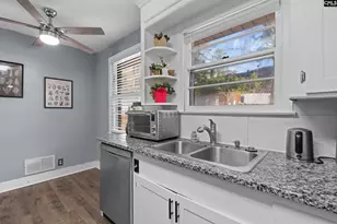 1810 Ashby Rd, Columbia, SC 29204 - Photo 7