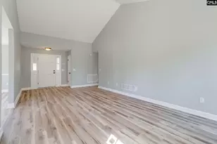 201 Pear Tree Cir, Hopkins, SC 29061 - Photo 7