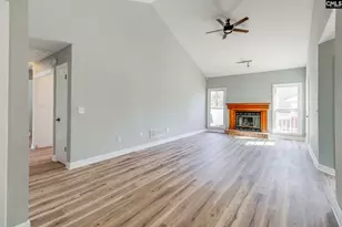 201 Pear Tree Cir, Hopkins, SC 29061 - Photo 5