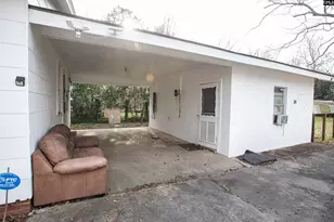 411 N Dennis Ave, Bishopville, SC 29010 - Photo 3