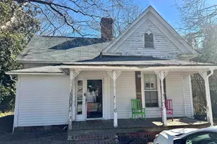 127 S Dennis Ave, Bishopville, SC 29010 - Photo 1